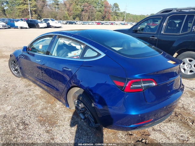 2018 TESLA MODEL 3 5YJ3E1EA2JF014667 Photo 2