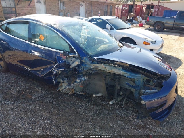 2018 TESLA MODEL 3 5YJ3E1EA2JF014667 Photo 5