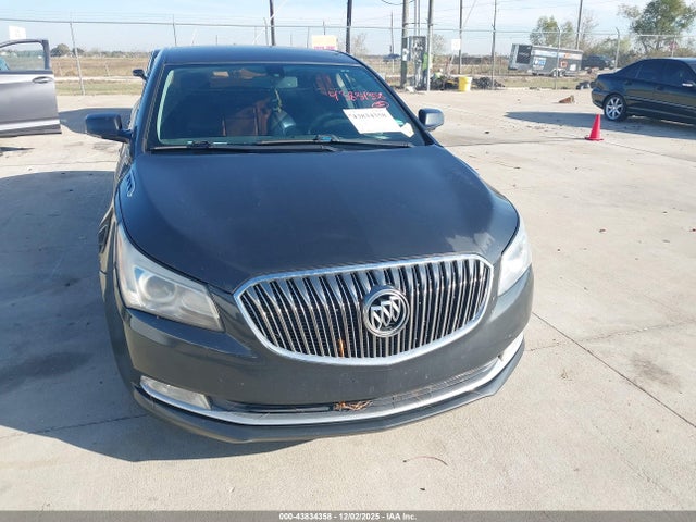 1G4GB5G38FF112326 Buick Lacrosse Leather