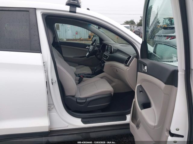 2019 HYUNDAI TUCSON KM8J2CA49KU885615 Photo 4