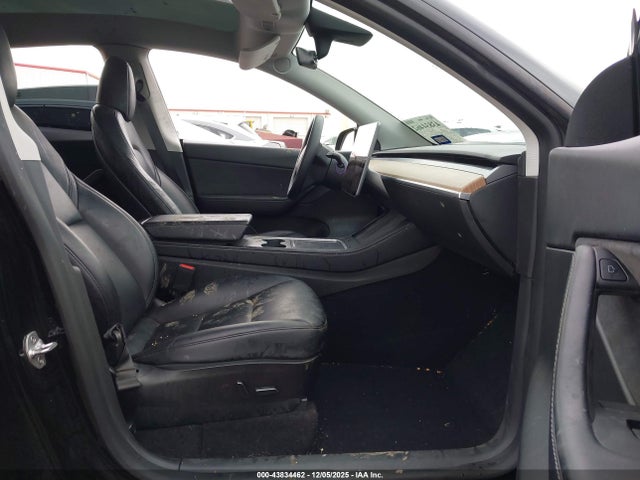 Auction sale of the 2022 Tesla Model Y Performance Dual Motor All-wheel Drive, vin: 7SAYGDEF5NF401073, lot number: 43834462