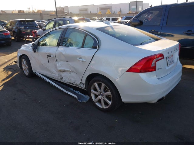 YV126MFK1G2409642 Volvo S60 T5 Drive-e Premier
