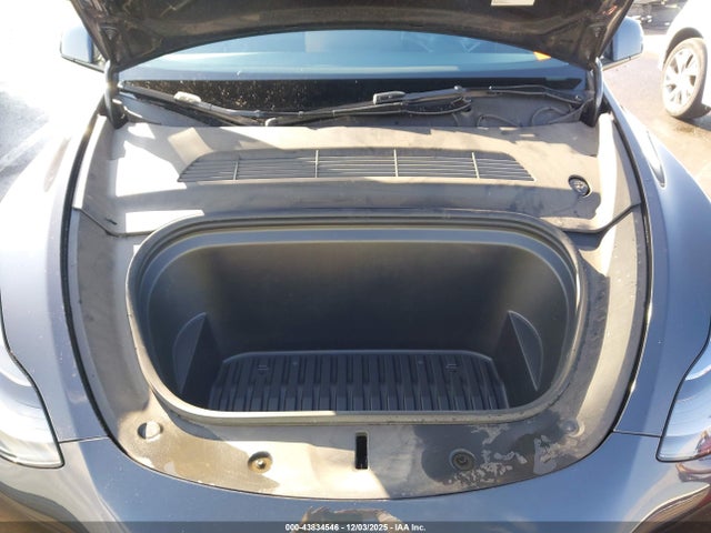 2024 TESLA MODEL Y 7SAYGAEE6RF083699 Photo 9