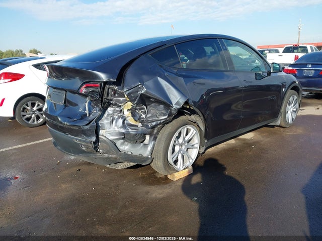 2024 TESLA MODEL Y 7SAYGAEE6RF083699 Photo 5