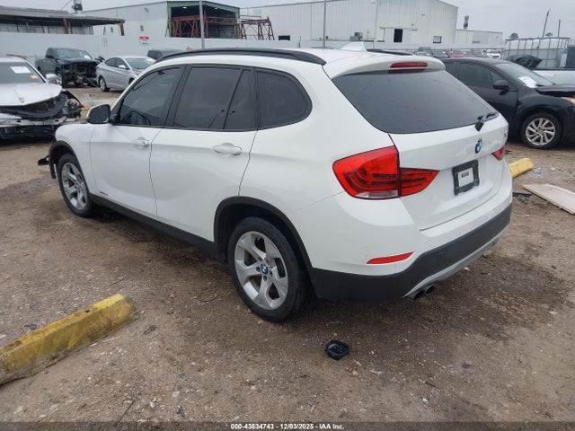 Продажа на аукционе авто 2015 Bmw X1 Sdrive28i, vin: WBAVM1C50FV498555, номер лота: 43834743