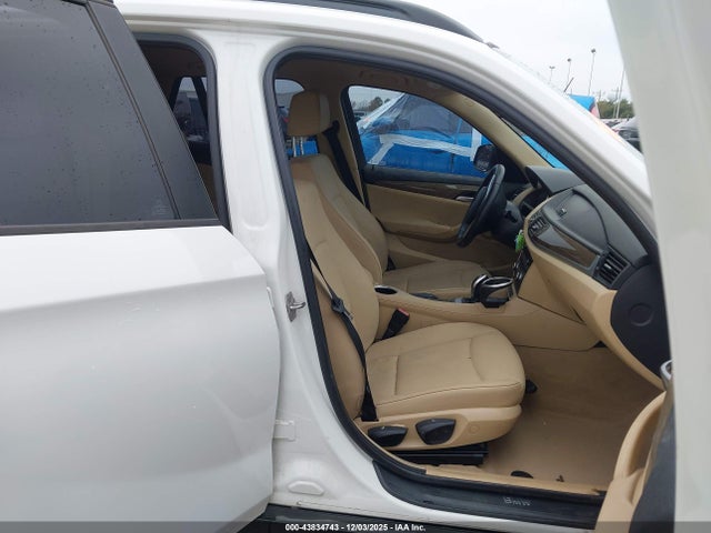 Продажа на аукционе авто 2015 Bmw X1 Sdrive28i, vin: WBAVM1C50FV498555, номер лота: 43834743