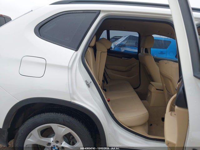 Продажа на аукционе авто 2015 Bmw X1 Sdrive28i, vin: WBAVM1C50FV498555, номер лота: 43834743
