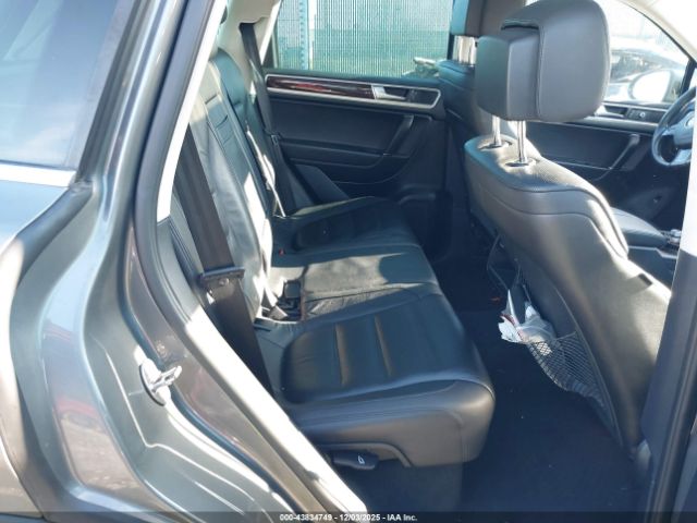 2016 VOLKSWAGEN TOUAREG WVGEF9BP1GD008867 Photo 7