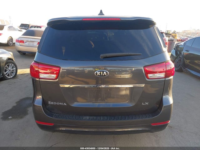 KIA SEDONA LX 2017 KNDMB5C11H6233178 Image 17