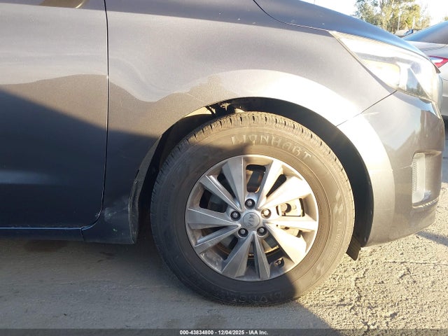 KIA SEDONA LX 2017 KNDMB5C11H6233178 Image 20