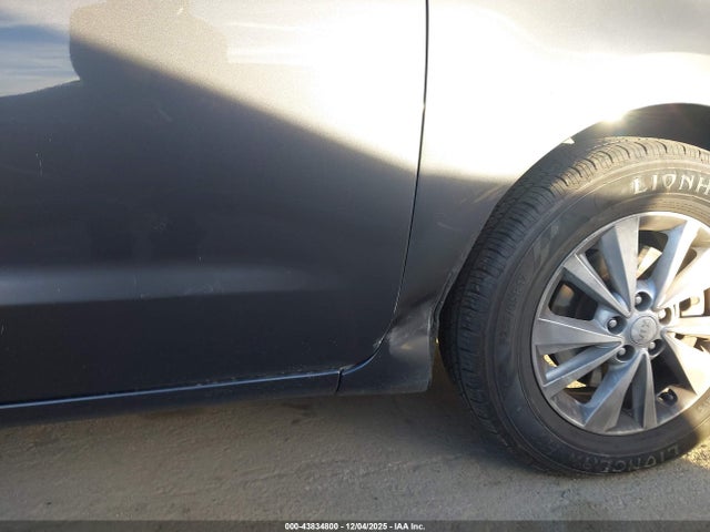 KIA SEDONA LX 2017 KNDMB5C11H6233178 Image 21