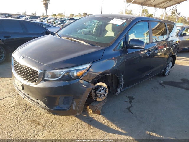 KIA SEDONA LX 2017 KNDMB5C11H6233178 Image 2