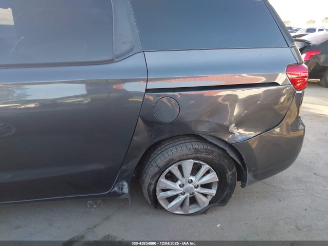 KIA SEDONA LX 2017 KNDMB5C11H6233178 Image 6