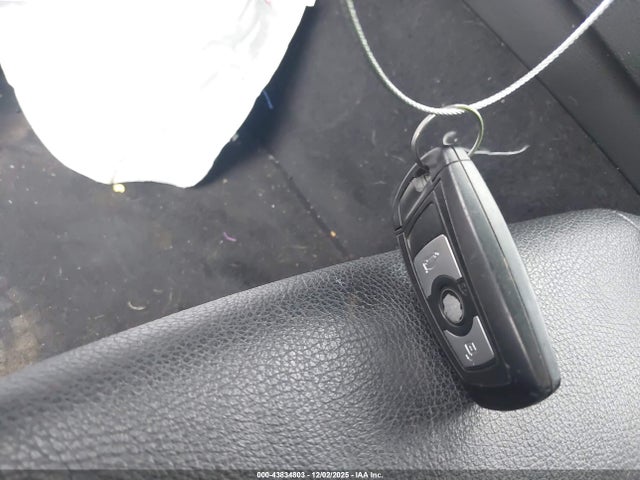 2013 Bmw 328i მანქანა იყიდება აუქციონზე, vin: WBA3A5C53DF601692, აუქციონის ნომერი: 43834803