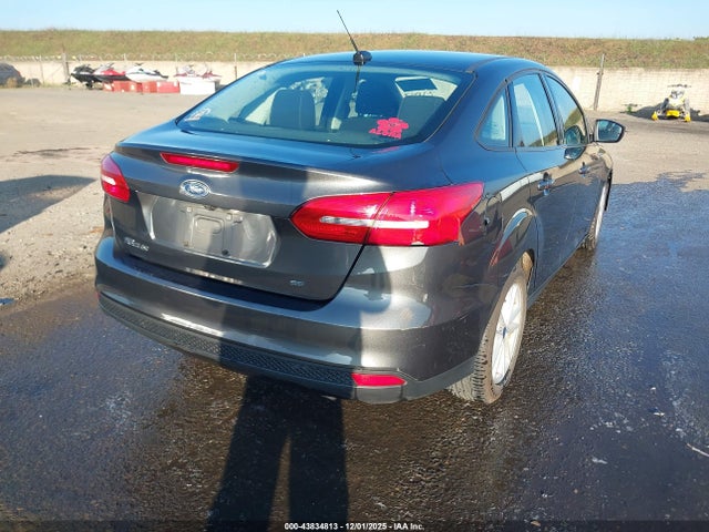 Ford FOCUS SE 2017 1FADP3F2XHL325505 Image 4