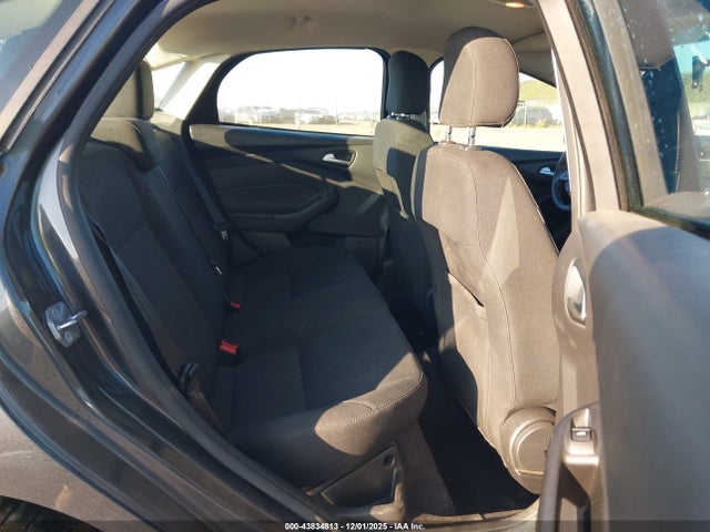 Ford FOCUS SE 2017 1FADP3F2XHL325505 Image 8