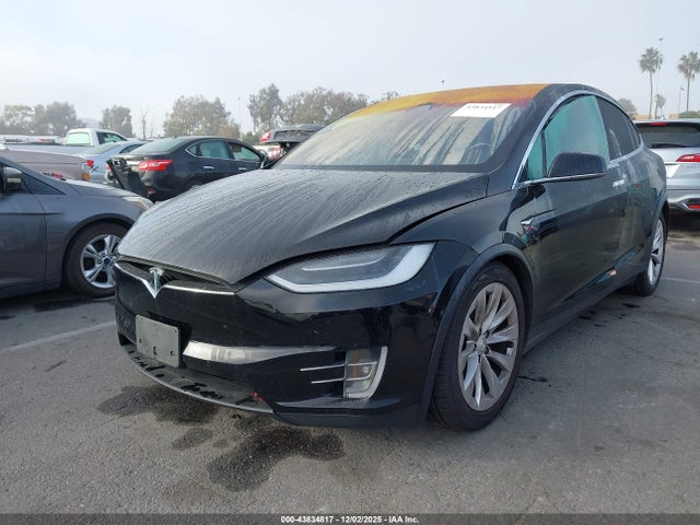 2018 TESLA MODEL X 5YJXCDE2XJF137781 Photo 1