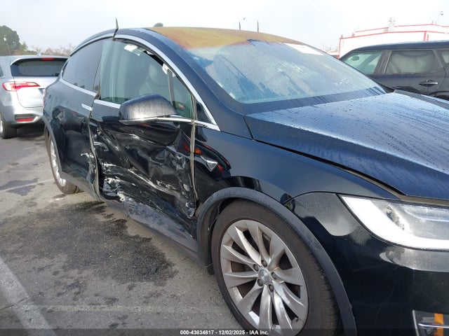2018 TESLA MODEL X 5YJXCDE2XJF137781 Photo 5