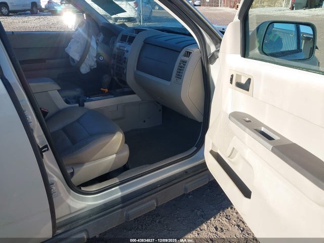 43834827 :رقم المزاد ، 1FMCU93118KB27930 vin ، 2008 Ford Escape Xlt مزاد بيع