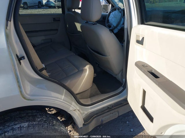 43834827 :رقم المزاد ، 1FMCU93118KB27930 vin ، 2008 Ford Escape Xlt مزاد بيع