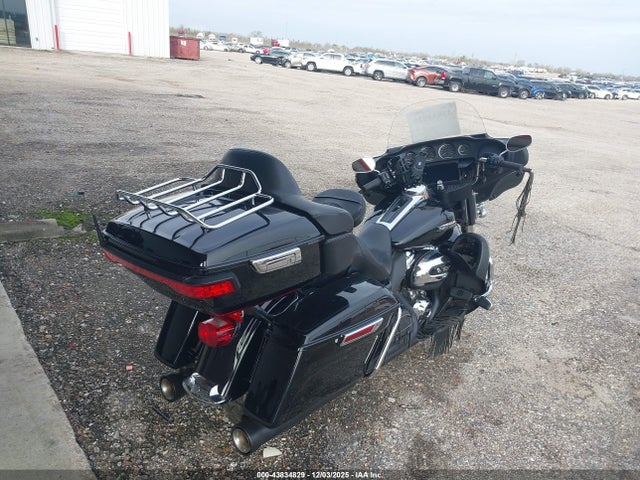2019 HARLEY-DAVIDSON FLHTCU 1HD1FCC14KB678636 Photo 3