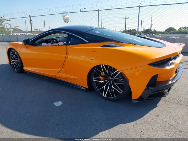2025 MCLAREN GTS SBM22GCA5SW003175 Photo 2