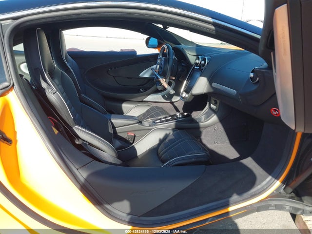 2025 MCLAREN GTS SBM22GCA5SW003175 Photo 4