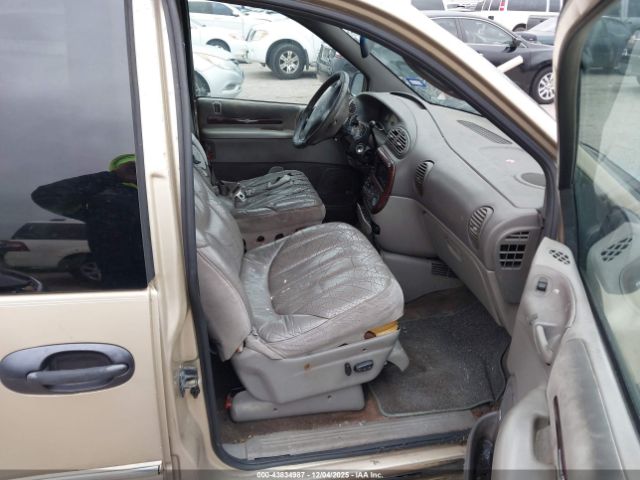 2000 CHRYSLER TOWN & COUNTRY 1C4GP64L7YB702317 Photo 4