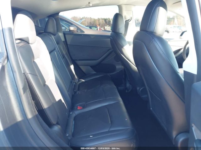 2023 TESLA MODEL Y 7SAYGDEF5PF588771 Photo 7