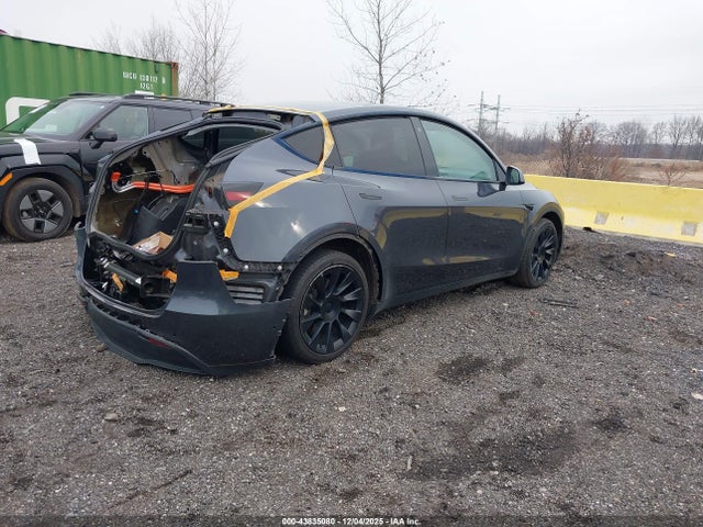 2021 TESLA MODEL Y 5YJYGDEE4MF244817 Photo 3