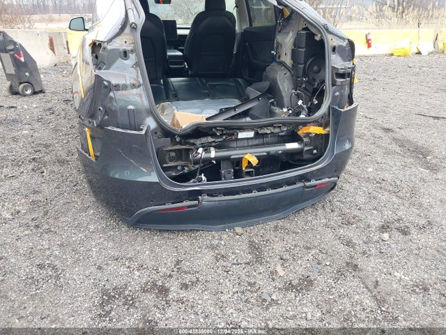 2021 TESLA MODEL Y 5YJYGDEE4MF244817 Photo 5