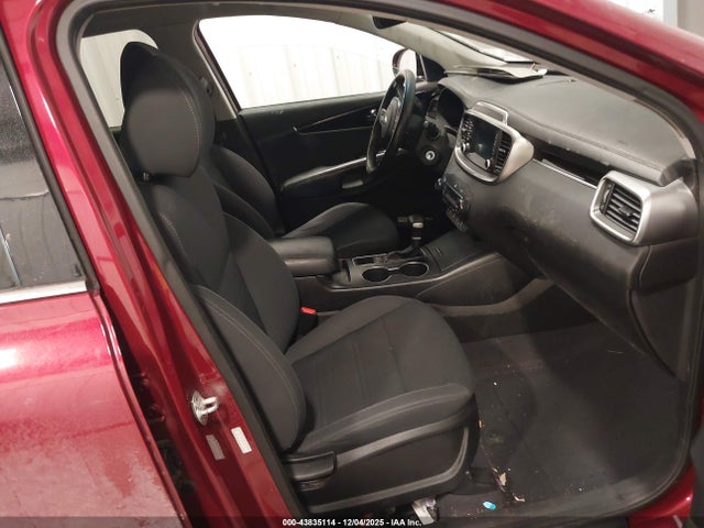 5XYPGDA58KG584186 KIA Sorento 3.3l S