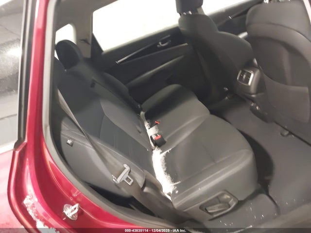 5XYPGDA58KG584186 KIA Sorento 3.3l S