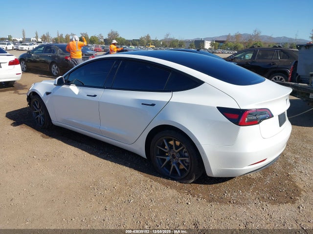 2021 TESLA MODEL 3 5YJ3E1EA5MF002114 Photo 2