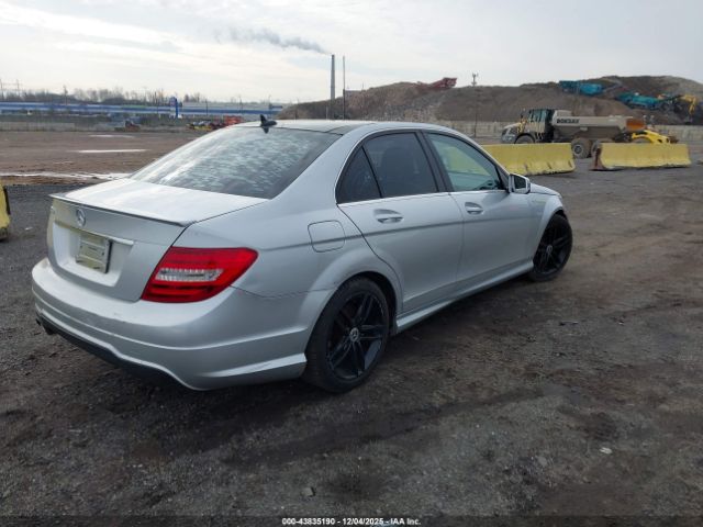 2013 MERCEDES-BENZ C 250 WDDGF4HB7DR298578 Photo 3