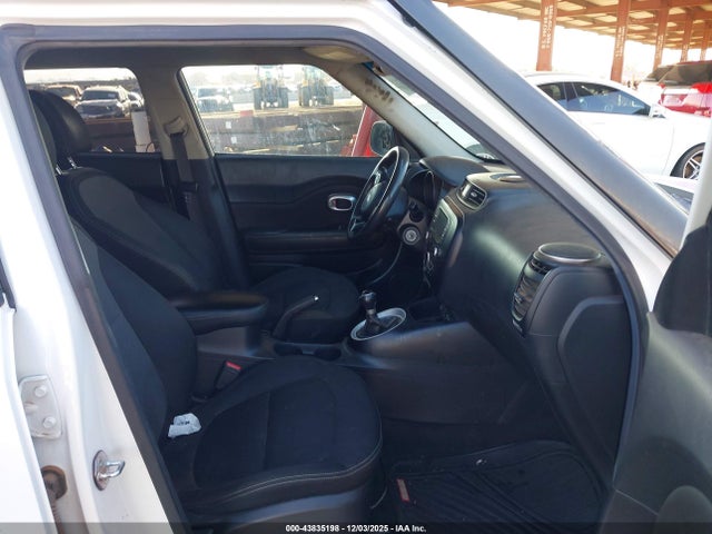 KIA SOUL + 2017 KNDJP3A59H7465049 Image 5