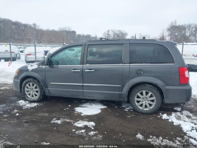 2C4RC1BG8GR121664 Chrysler Town &amp; Country Touring