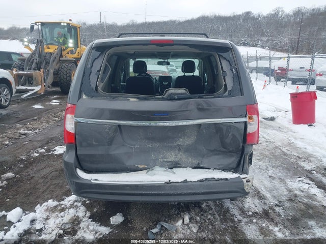 2C4RC1BG8GR121664 Chrysler Town &amp; Country Touring