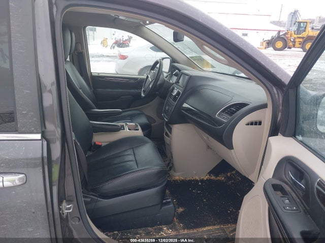 2C4RC1BG8GR121664 Chrysler Town &amp; Country Touring