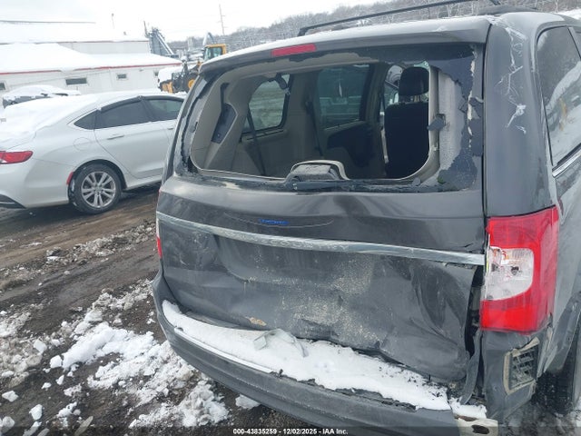 2C4RC1BG8GR121664 Chrysler Town &amp; Country Touring