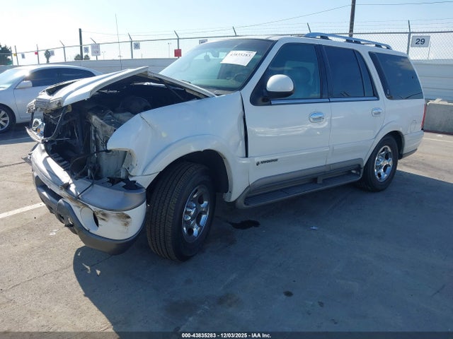 1998 LINCOLN NAVIGATOR 5LMPU28L8WLJ46627 Photo 1