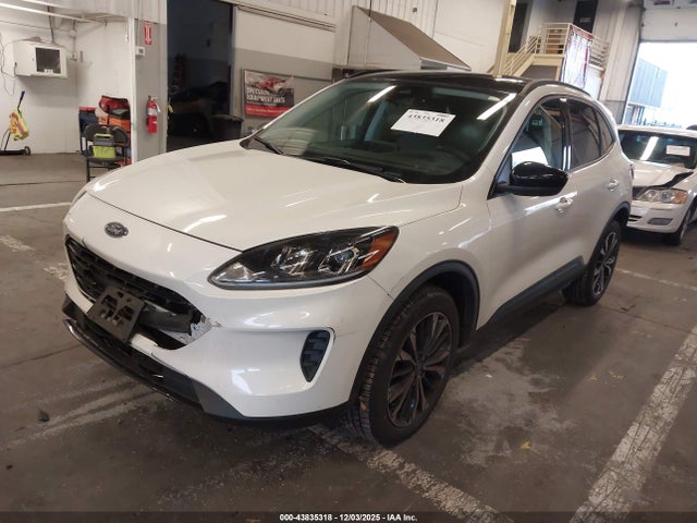 1FMCU9G60NUB56373 Ford ESCAPE SE