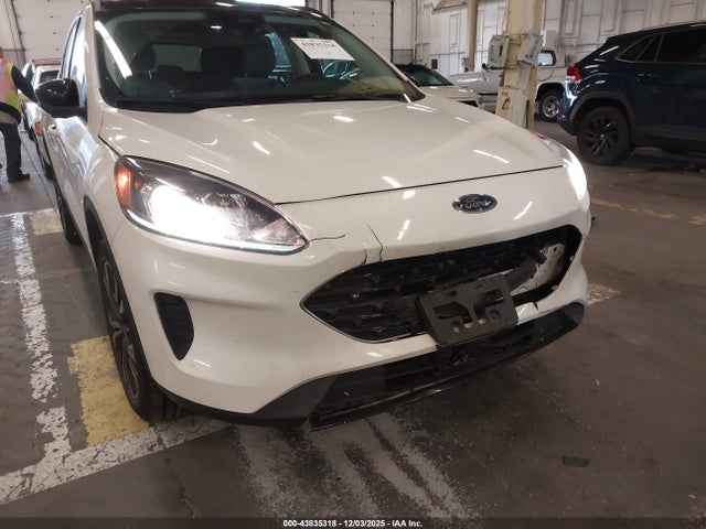 1FMCU9G60NUB56373 Ford ESCAPE SE