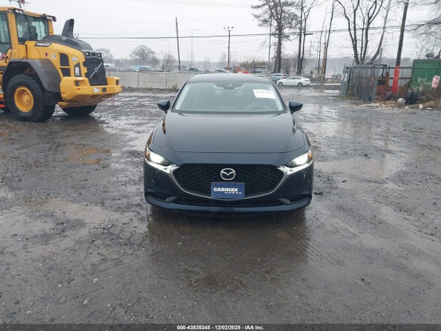 43835345 :رقم المزاد ، JM1BPBDL2M1335250 vin ، 2021 Mazda Mazda3 Premium مزاد بيع
