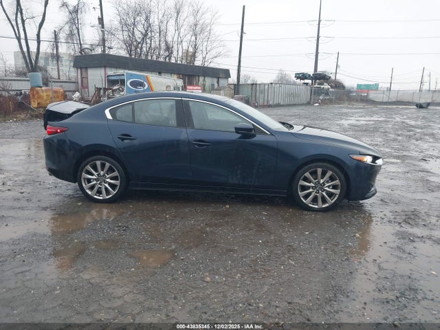 43835345 :رقم المزاد ، JM1BPBDL2M1335250 vin ، 2021 Mazda Mazda3 Premium مزاد بيع