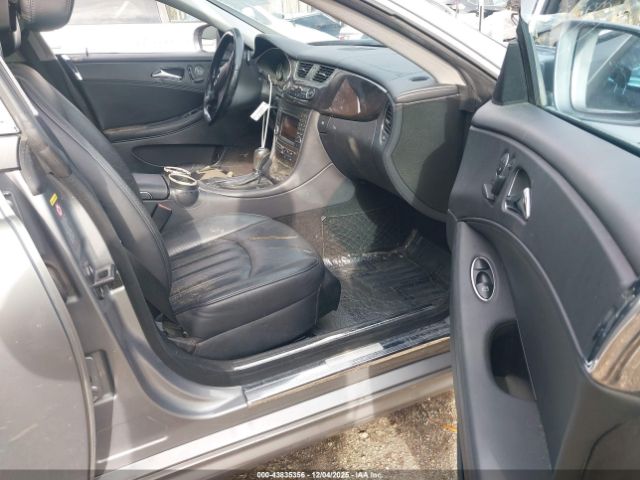 2011 MERCEDES-BENZ CLS 550 WDDDJ7CB8BA170307 Photo 4