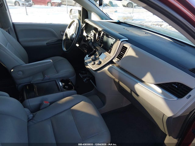 43835533 :رقم المزاد ، 5TDKZ3DC1LS043252 vin ، 2020 Toyota Sienna Le مزاد بيع