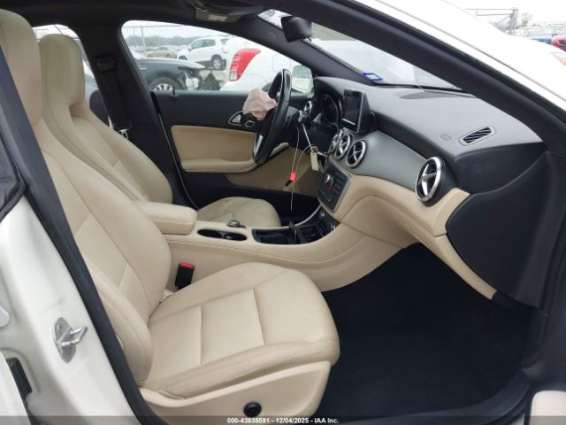 2014 MERCEDES-BENZ CLA 250 WDDSJ4EB1EN044385 Photo 4