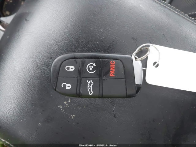 Продаж на аукціоні авто 2020 Chrysler 300 300s, vin: 2C3CCABG0LH103489, номер лоту: 43835645