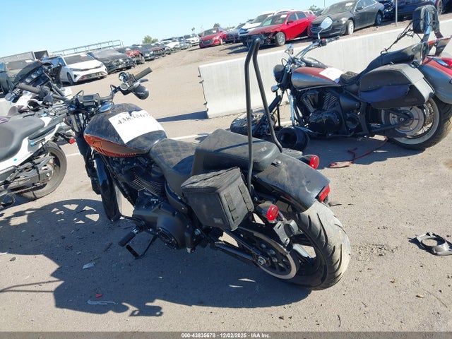 2022 HARLEY-DAVIDSON FXBBS 1HD1YYK1XNB062923 Photo 2